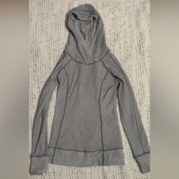 Lululemon Think Fast Hoodie Grey size 2 - Picture 2 of 11